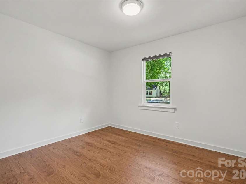 5301 Great Wagon Road, Charlotte, NC 28215.  MLS# CAR4401057, YatesRealty ID 37982. 