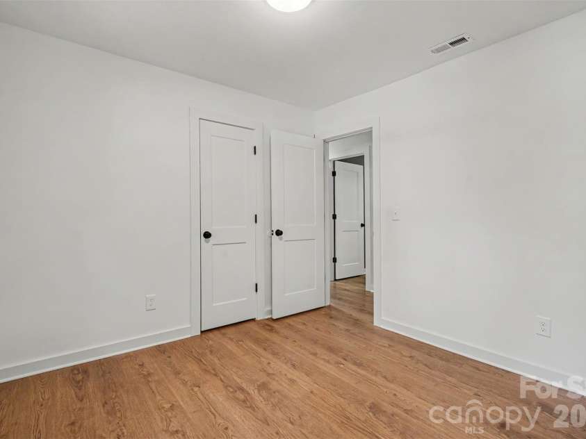 5301 Great Wagon Road, Charlotte, NC 28215.  MLS# CAR4401057, YatesRealty ID 37982. 