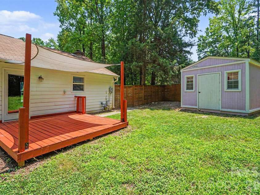 5301 Great Wagon Road, Charlotte, NC 28215.  MLS# CAR4401057, YatesRealty ID 37982. 
