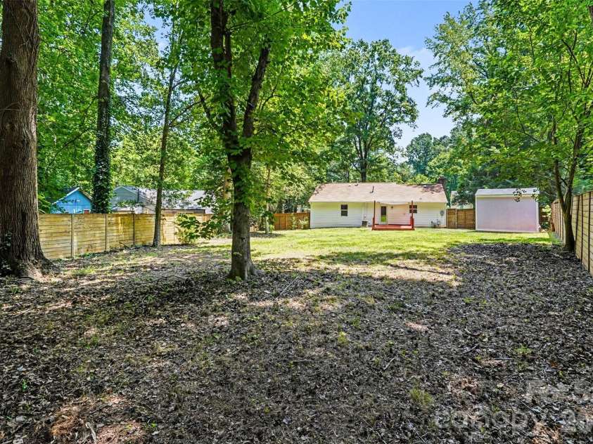 5301 Great Wagon Road, Charlotte, NC 28215.  MLS# CAR4401057, YatesRealty ID 37982. 