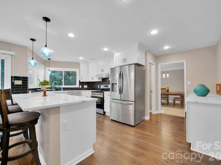 3616 Linden Berry Lane, Charlotte, NC 28269.  MLS# CAR4398496, YatesRealty ID 37983. Kitchen
