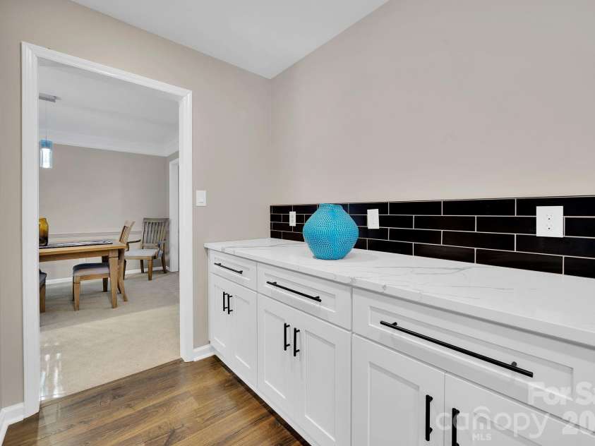 3616 Linden Berry Lane, Charlotte, NC 28269.  MLS# CAR4398496, YatesRealty ID 37983. Kitchen