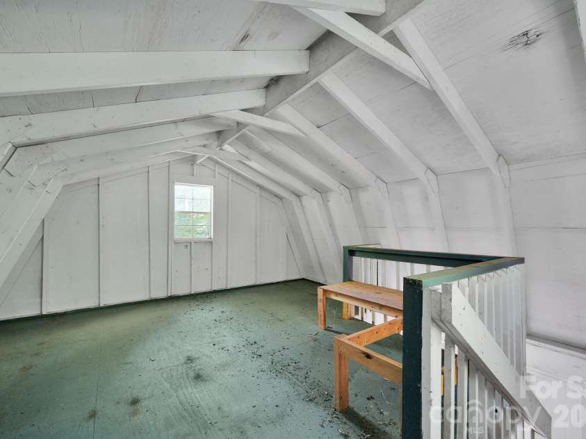 3616 Linden Berry Lane, Charlotte, NC 28269.  MLS# CAR4398496, YatesRealty ID 37983. Powered Workshop