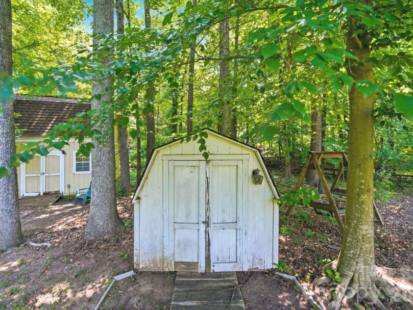 3616 Linden Berry Lane, Charlotte, NC 28269.  MLS# CAR4398496, YatesRealty ID 37983. Storage shed
