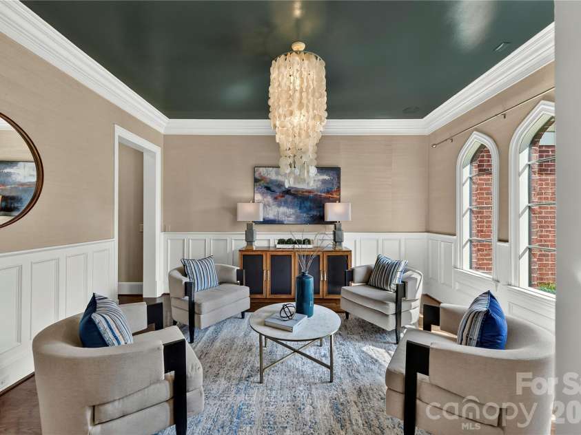 808 Huntington Park Drive, Charlotte, NC 28211.  MLS# CAR4369492, YatesRealty ID 37985. 