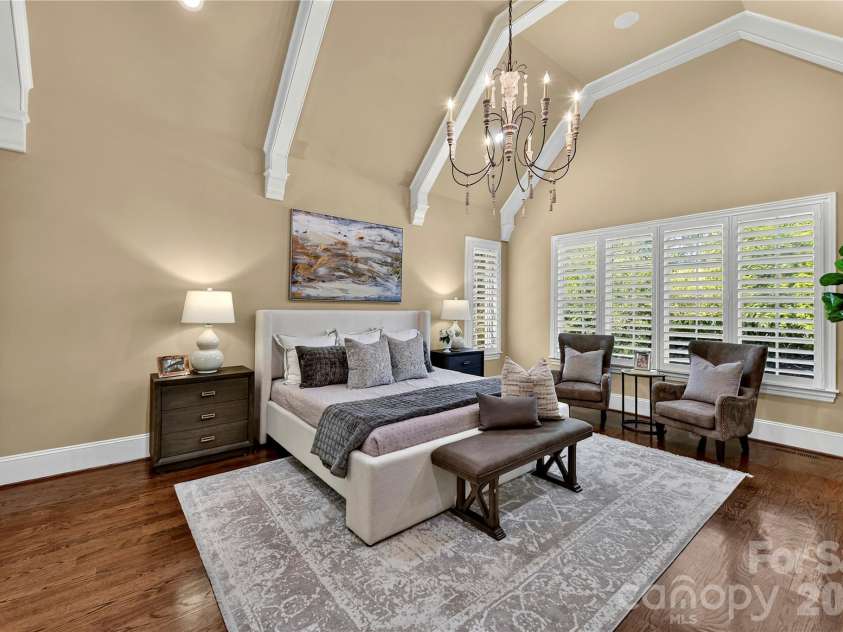 808 Huntington Park Drive, Charlotte, NC 28211.  MLS# CAR4369492, YatesRealty ID 37985. 