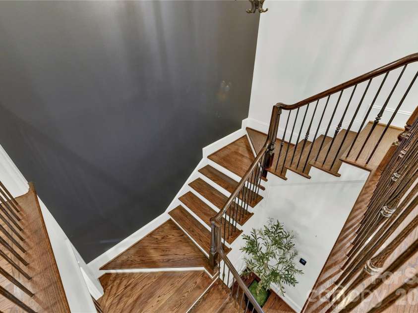 808 Huntington Park Drive, Charlotte, NC 28211.  MLS# CAR4369492, YatesRealty ID 37985. 