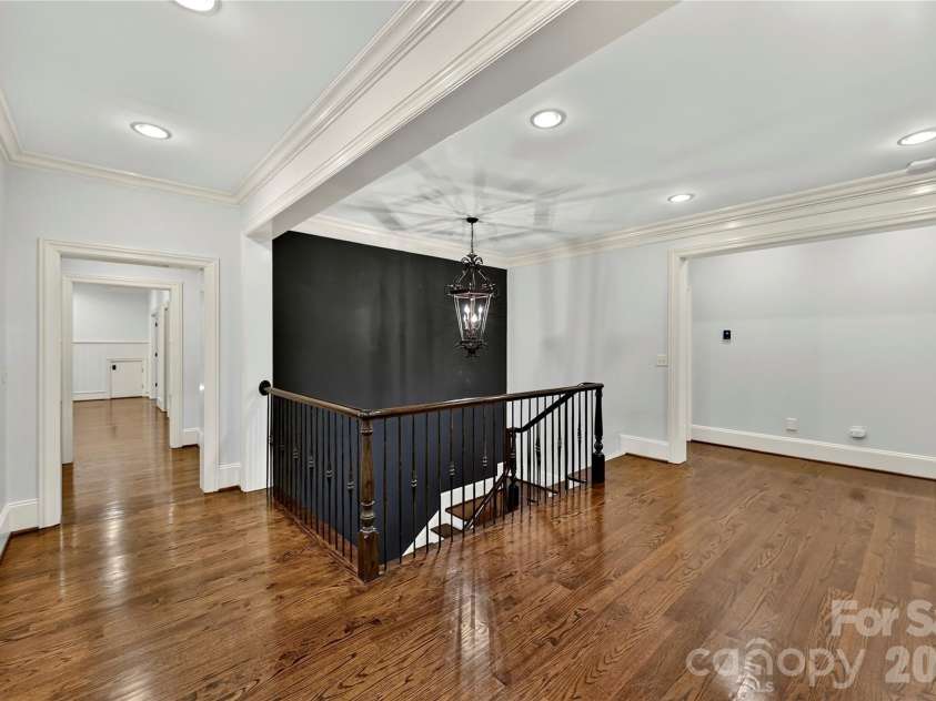 808 Huntington Park Drive, Charlotte, NC 28211.  MLS# CAR4369492, YatesRealty ID 37985. 