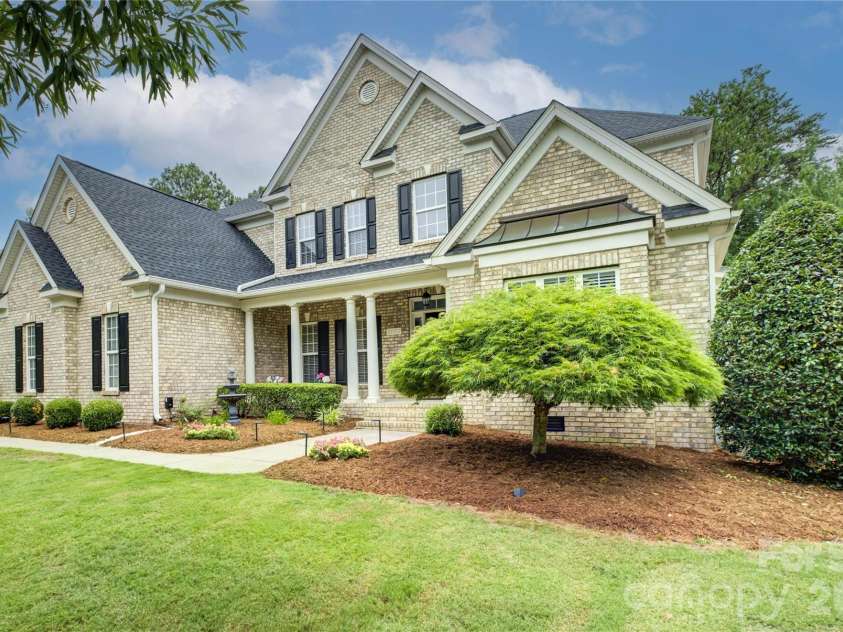 13722 Glen Abbey Drive, Charlotte, NC 28278.  MLS# CAR4391343, YatesRealty ID 37986. 