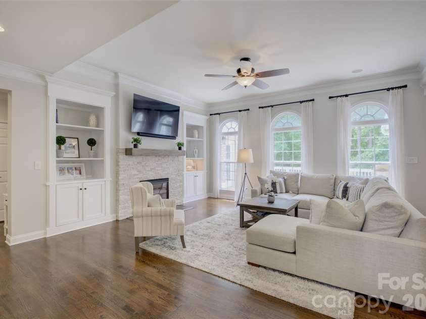 13722 Glen Abbey Drive, Charlotte, NC 28278.  MLS# CAR4391343, YatesRealty ID 37986. 