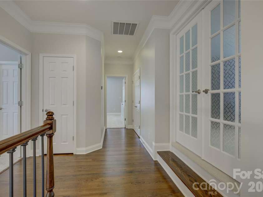 13722 Glen Abbey Drive, Charlotte, NC 28278.  MLS# CAR4391343, YatesRealty ID 37986. 
