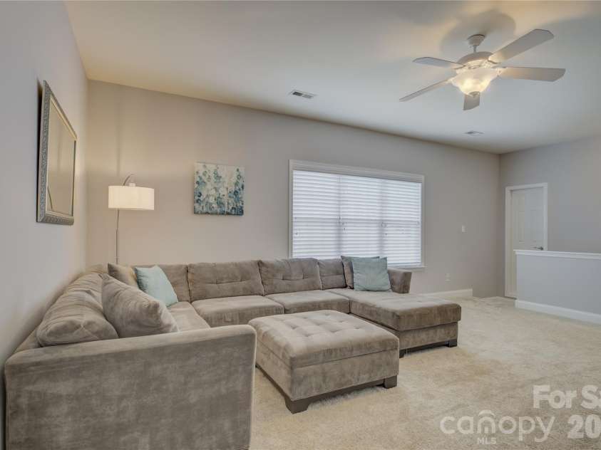 13722 Glen Abbey Drive, Charlotte, NC 28278.  MLS# CAR4391343, YatesRealty ID 37986. 