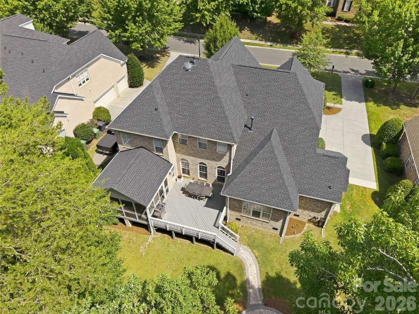 13722 Glen Abbey Drive, Charlotte, NC 28278.  MLS# CAR4391343, YatesRealty ID 37986. 