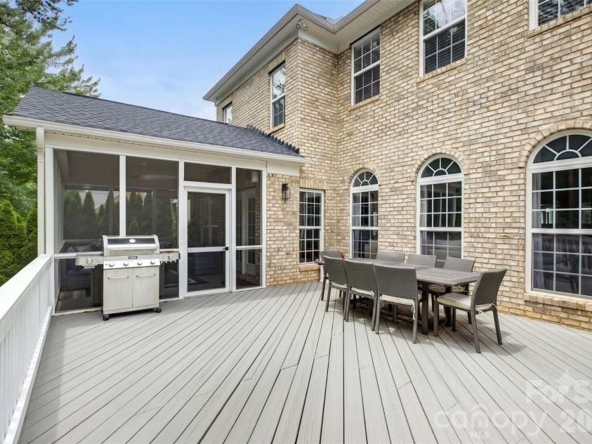 13722 Glen Abbey Drive, Charlotte, NC 28278.  MLS# CAR4391343, YatesRealty ID 37986. Oversized back deck. Great for entertaining