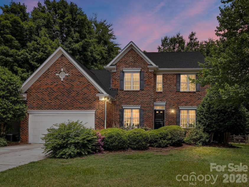 8505 Tintinhull Lane, Waxhaw, NC 28173.  MLS# CAR4401484, YatesRealty ID 37987. 