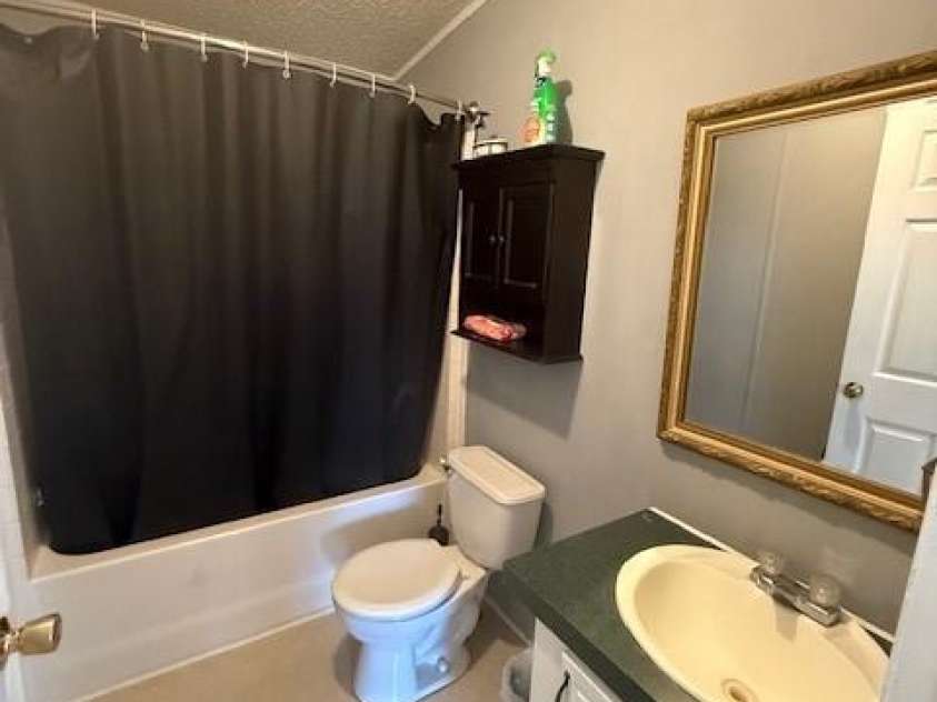 127 Knight N Gail Drive, Mooresville, NC 28115.  MLS# CAR4341014, YatesRealty ID 3799. Guest Bathroom w tub/shower Combo
