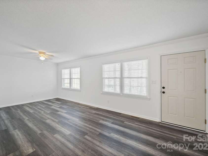 855 Nottingham Drive, Gastonia, NC 28054.  MLS# CAR4332279, YatesRealty ID 3799. 