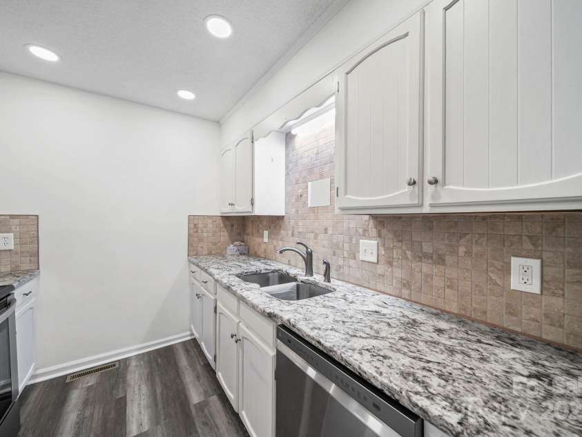 855 Nottingham Drive, Gastonia, NC 28054.  MLS# CAR4332279, YatesRealty ID 3799. 