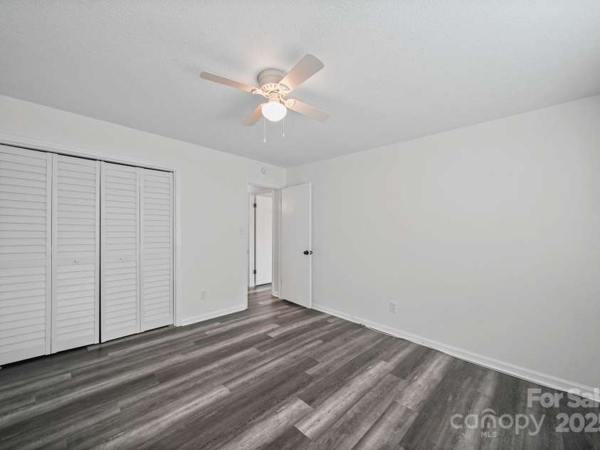 855 Nottingham Drive, Gastonia, NC 28054.  MLS# CAR4332279, YatesRealty ID 3799. 