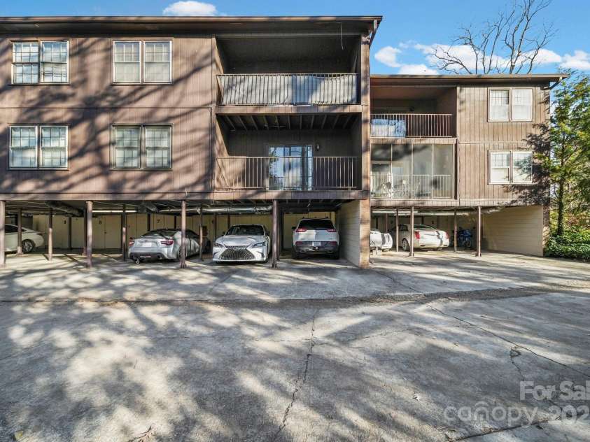 855 Nottingham Drive, Gastonia, NC 28054.  MLS# CAR4332279, YatesRealty ID 3799. 