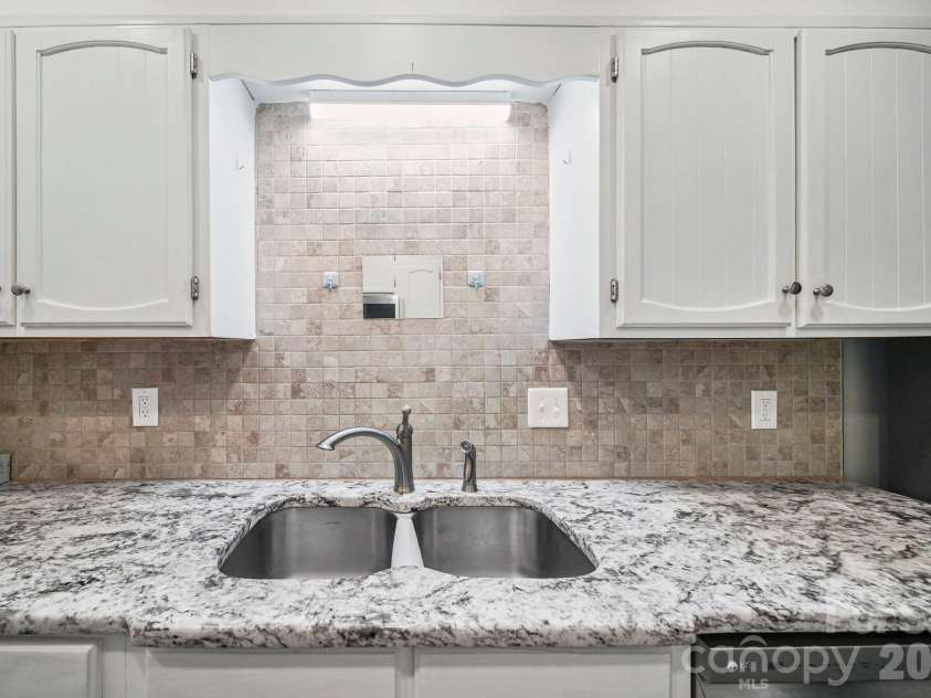855 Nottingham Drive, Gastonia, NC 28054.  MLS# CAR4332279, YatesRealty ID 3799. 