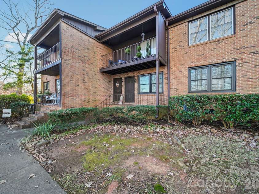 855 Nottingham Drive, Gastonia, NC 28054.  MLS# CAR4332279, YatesRealty ID 3799. 