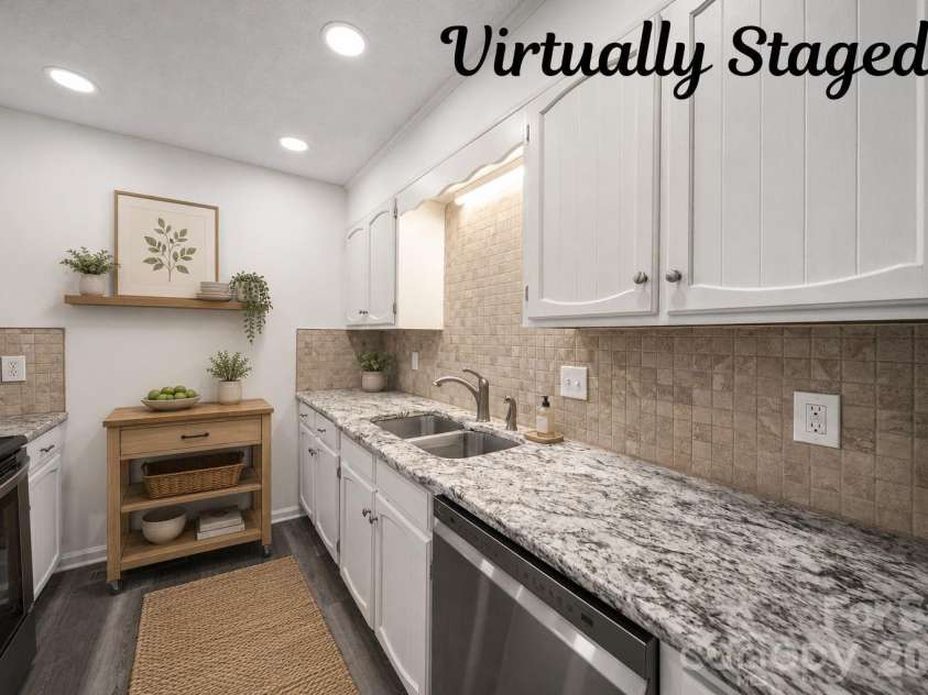 855 Nottingham Drive, Gastonia, NC 28054.  MLS# CAR4332279, YatesRealty ID 3799. Kitchen