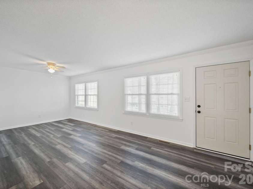 855 Nottingham Drive, Gastonia, NC 28054.  MLS# CAR4332279, YatesRealty ID 3799. Living Room