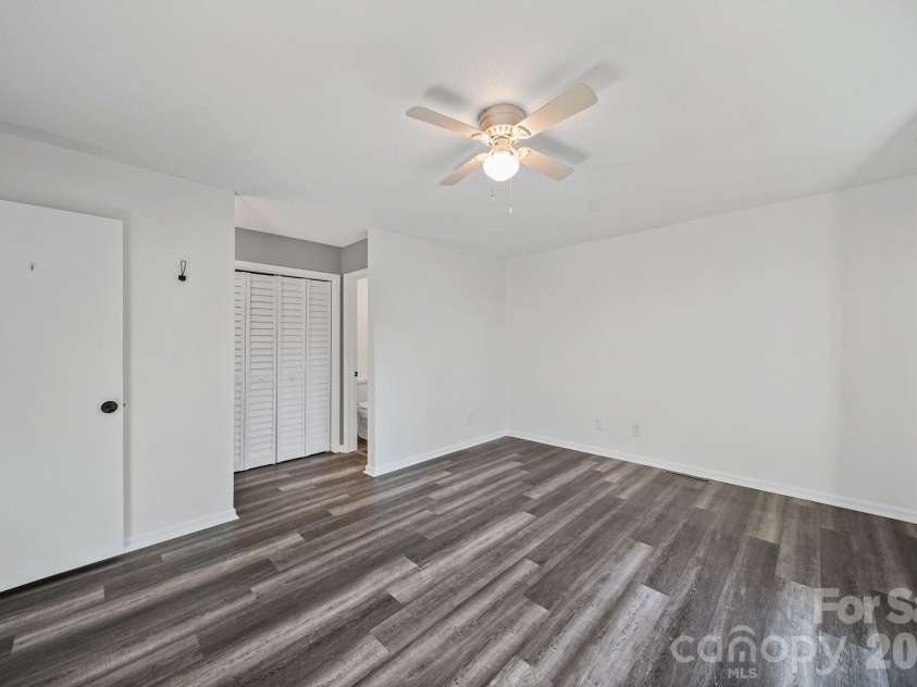 855 Nottingham Drive, Gastonia, NC 28054.  MLS# CAR4332279, YatesRealty ID 3799. Primary Bedroom