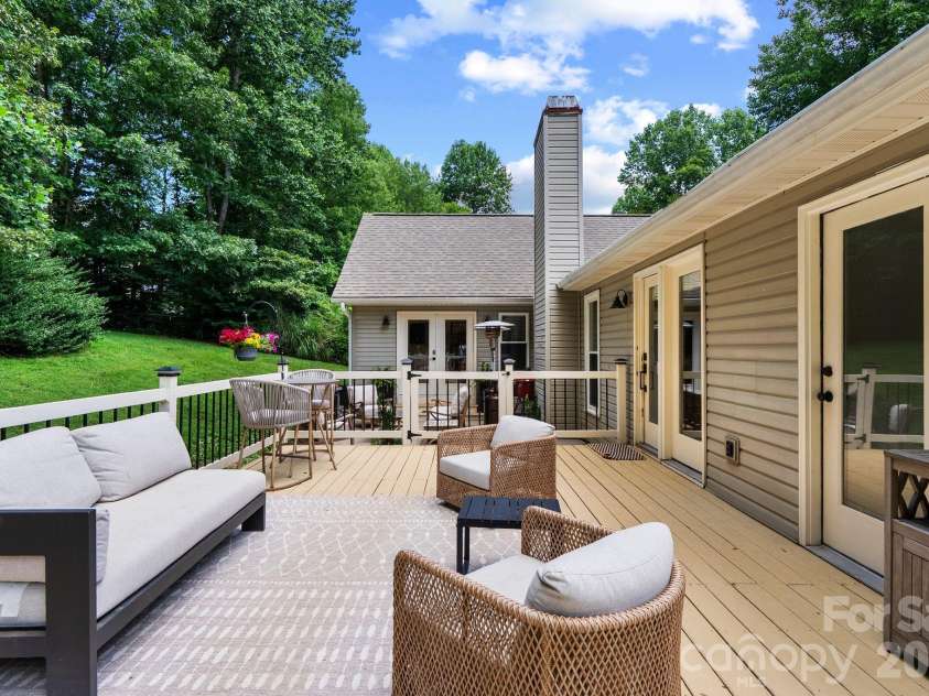 239 Windsor Forest Circle, Fletcher, NC 28732.  MLS# CAR4402613, YatesRealty ID 37991. 