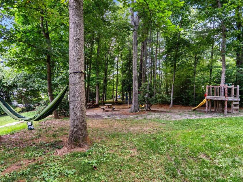 239 Windsor Forest Circle, Fletcher, NC 28732.  MLS# CAR4402613, YatesRealty ID 37991. 