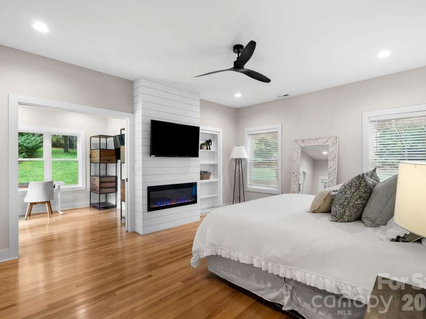 239 Windsor Forest Circle, Fletcher, NC 28732.  MLS# CAR4402613, YatesRealty ID 37991. Primary Suite