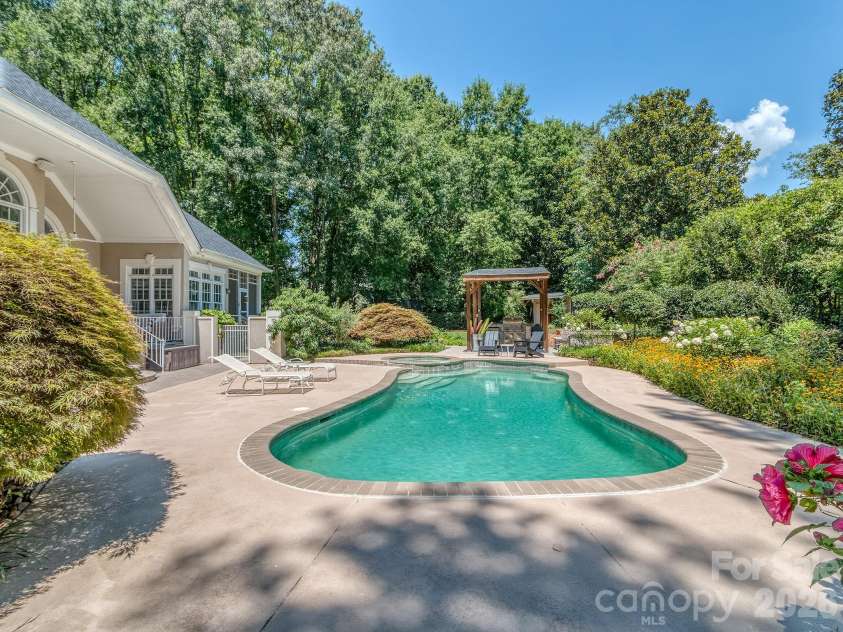 1733 White Pond Lane, Waxhaw, NC 28173.  MLS# CAR4398869, YatesRealty ID 37993. 