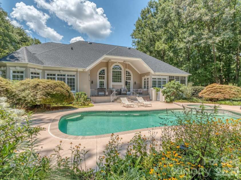 1733 White Pond Lane, Waxhaw, NC 28173.  MLS# CAR4398869, YatesRealty ID 37993. 