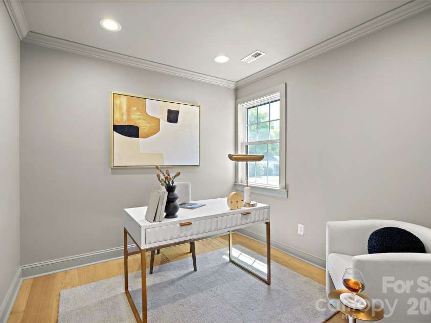 839 Montford Drive, Charlotte, NC 28209.  MLS# CAR4402790, YatesRealty ID 37994. 