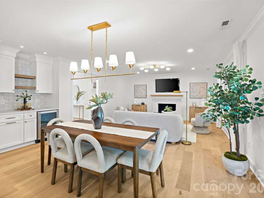 839 Montford Drive, Charlotte, NC 28209.  MLS# CAR4402790, YatesRealty ID 37994. 
