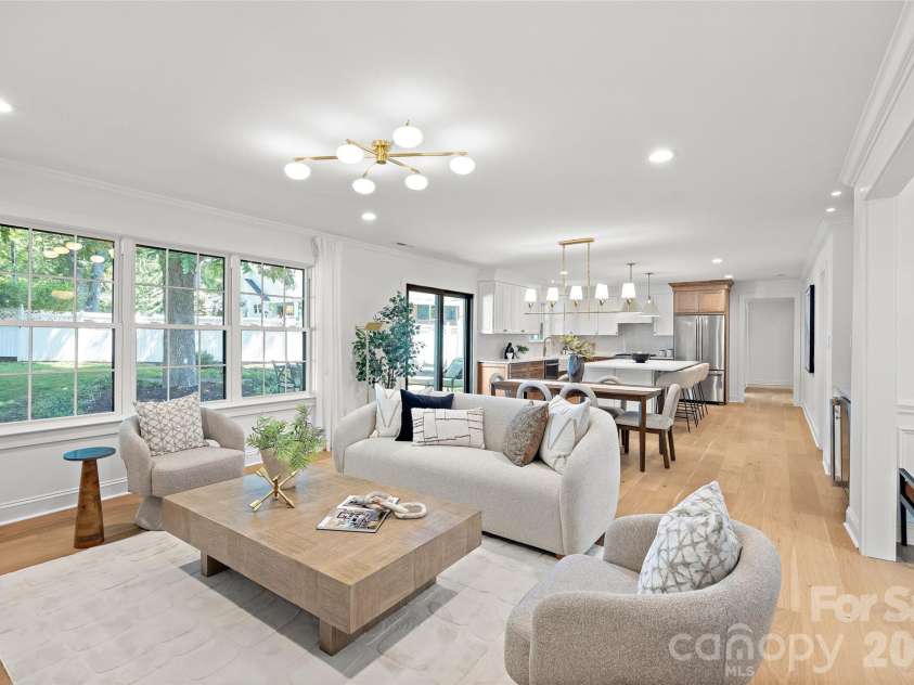 839 Montford Drive, Charlotte, NC 28209.  MLS# CAR4402790, YatesRealty ID 37994. 