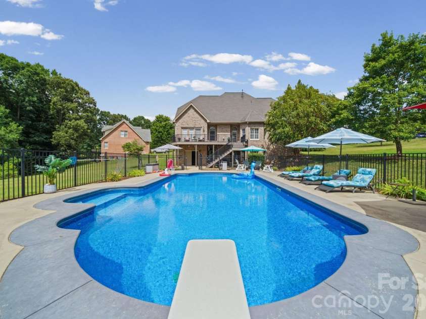 2637 Pamlico Drive, Shelby, NC 28152.  MLS# CAR4402932, YatesRealty ID 37996. 