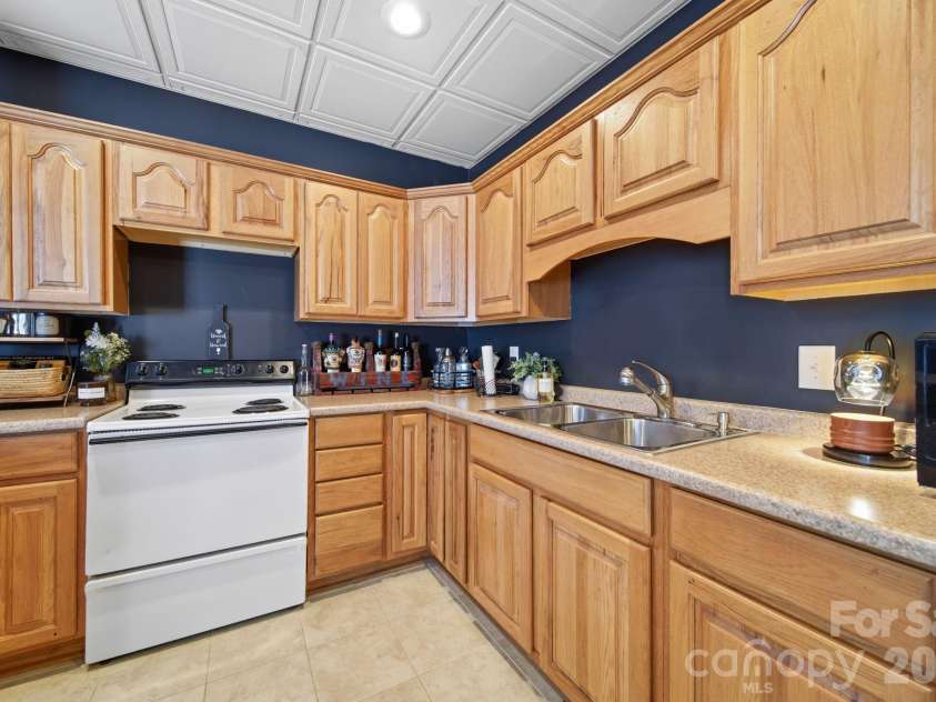2637 Pamlico Drive, Shelby, NC 28152.  MLS# CAR4402932, YatesRealty ID 37996. 