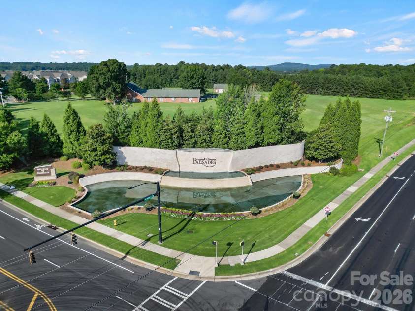 16619 Flintrock Falls Lane, Charlotte, NC 28278.  MLS# CAR4396273, YatesRealty ID 37997. 