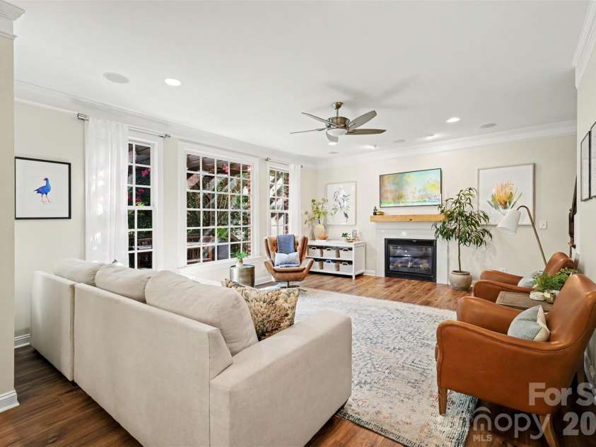 16619 Flintrock Falls Lane, Charlotte, NC 28278.  MLS# CAR4396273, YatesRealty ID 37997. 