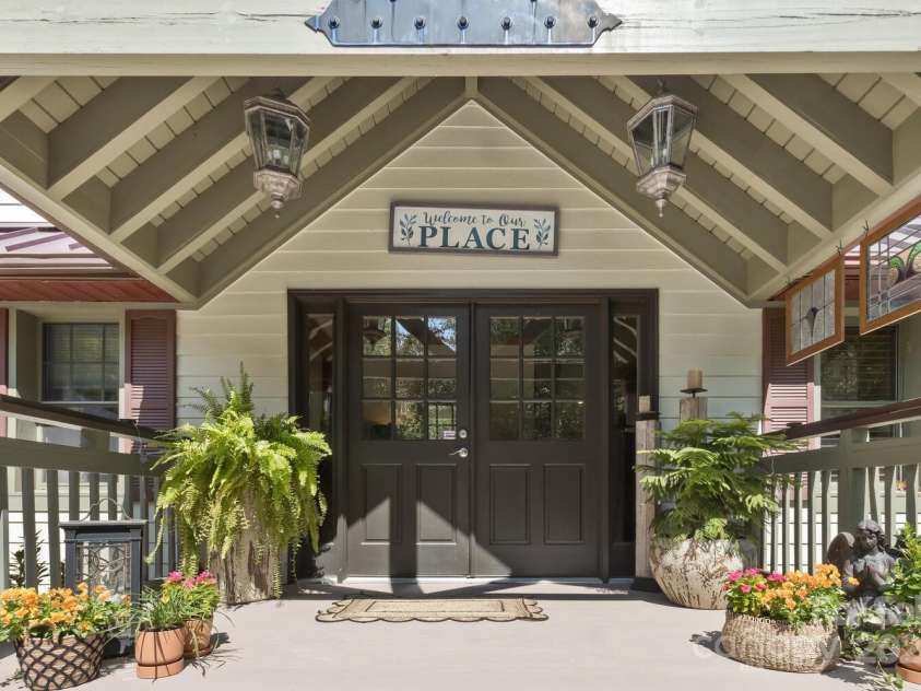 25 View Ridge Parkway, Leicester, NC 28748.  MLS# CAR4288703, YatesRealty ID 38. 