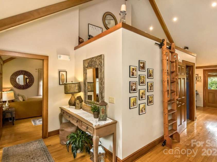 25 View Ridge Parkway, Leicester, NC 28748.  MLS# CAR4288703, YatesRealty ID 38. 