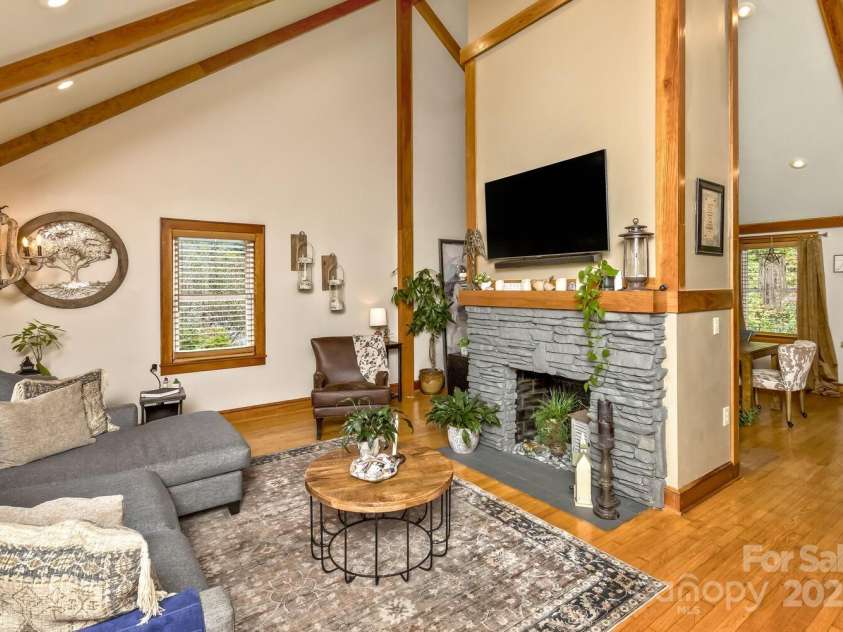 25 View Ridge Parkway, Leicester, NC 28748.  MLS# CAR4288703, YatesRealty ID 38. 