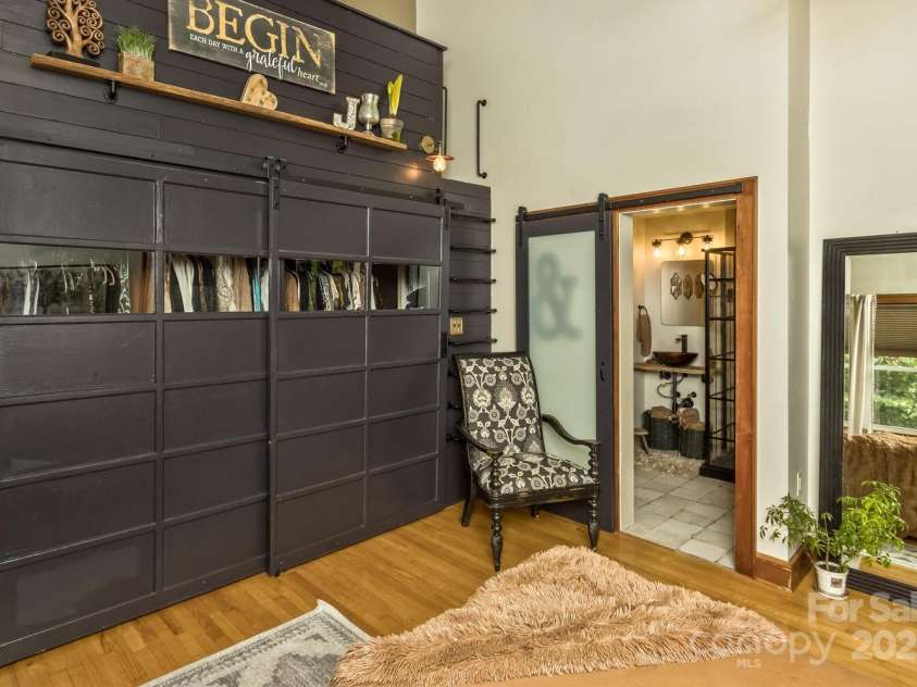 25 View Ridge Parkway, Leicester, NC 28748.  MLS# CAR4288703, YatesRealty ID 38. 