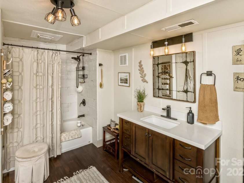 25 View Ridge Parkway, Leicester, NC 28748.  MLS# CAR4288703, YatesRealty ID 38. 