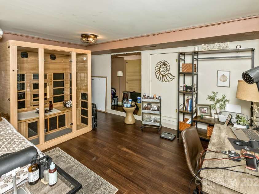 25 View Ridge Parkway, Leicester, NC 28748.  MLS# CAR4288703, YatesRealty ID 38. 