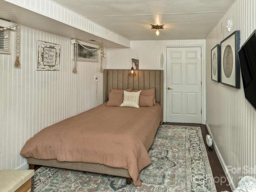 25 View Ridge Parkway, Leicester, NC 28748.  MLS# CAR4288703, YatesRealty ID 38. 