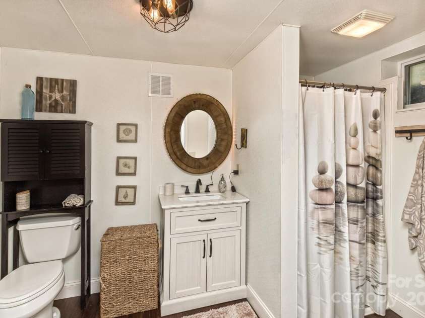 25 View Ridge Parkway, Leicester, NC 28748.  MLS# CAR4288703, YatesRealty ID 38. 