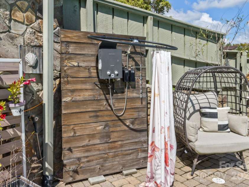 25 View Ridge Parkway, Leicester, NC 28748.  MLS# CAR4288703, YatesRealty ID 38. 